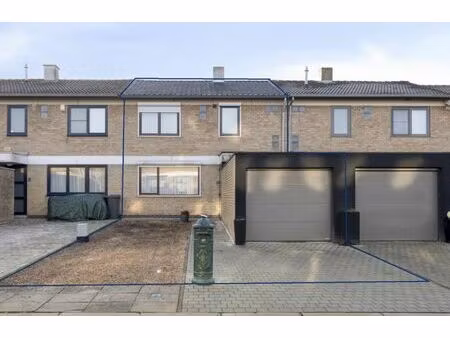 rustig gelegen rijwoning met 3 slaapkamers