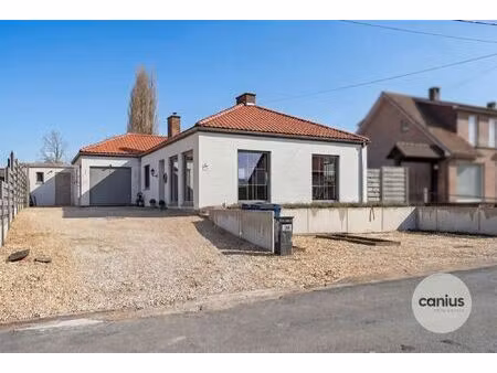 knappe gelijkvloerse woning met 4 slaapkamers