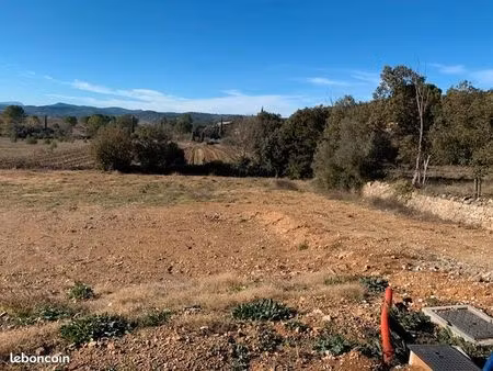 terrain 1 500 m² carces