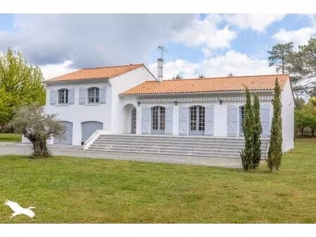 vente maison 6 pièces 181 m² hourtin (33990)