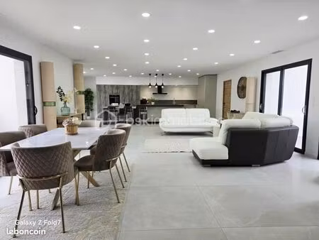 maison 5 pièces 166 m²