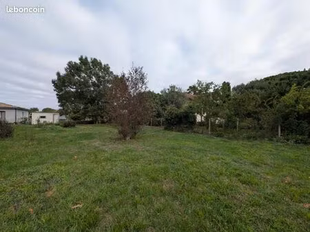 terrain 520 m² la salvetat saint gilles