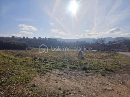 terrain de 1 700 m² à cereste
