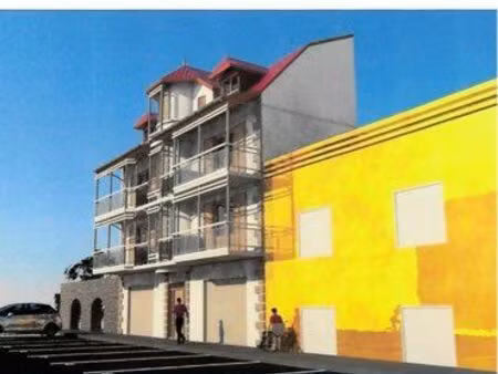 vends sur plans à prix coutant f2 et 2 locaux commerciaux à basse-terre