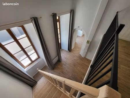 location t3 en rdc à eyguières