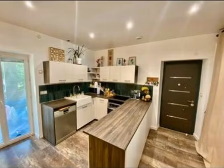 t3 entièrement rénové de 73m2 avec jardin de 200m2