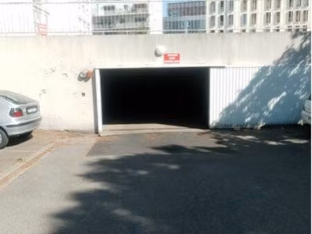 location place de parking 2 roues sécurisée – île de nantes