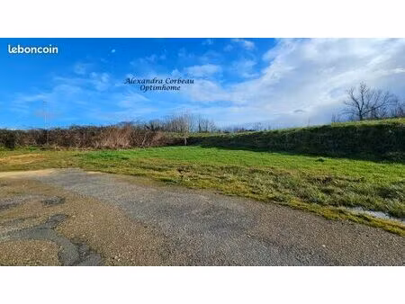 terrain 2 354 m² tours