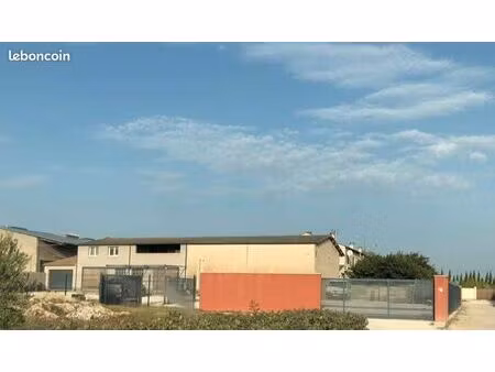 locaux dans entrepot sécurisé