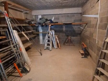 grand garage / idéal stockage depot artisan