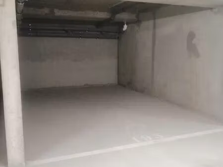 place de parking pmr disponible à partir de mi-mars/début avril 2026 | valleiry (à proximi