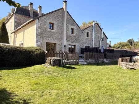 maison de caractere avec 3 gites