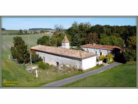 vente ferme 10 pièces 246 m² à barbezieux-saint-hilaire (16300)  312 000 €