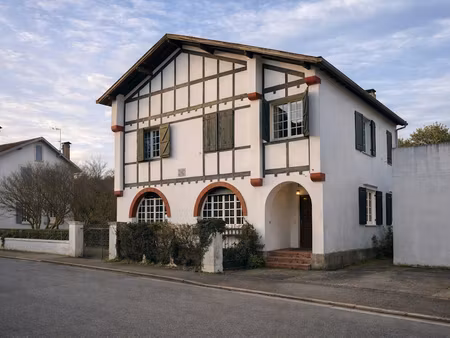 vente maison 8 pièces 187 m² à saint-palais (64120)  300 000 €