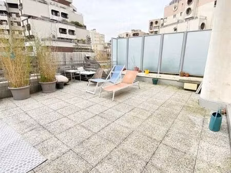 4 pèces avec grande terrasse