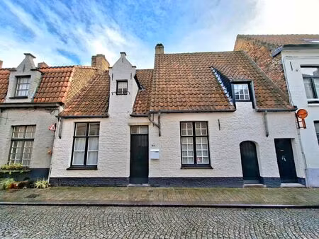 typische brugse woning met binnenpatio/tuintje