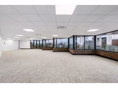 location local professionnel 305m² paris 17ème