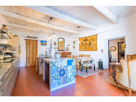 vente maison 8 pièces 215 m² à sainte-cécile-les-vignes (84290)  385 000 €