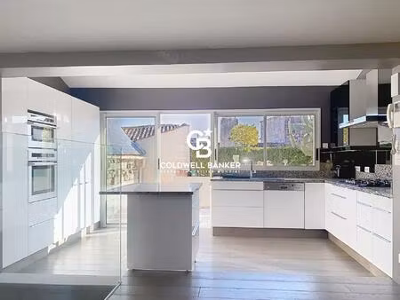 immeuble de caractère avec triplex rénové  terrasse + local commercial – centre historique