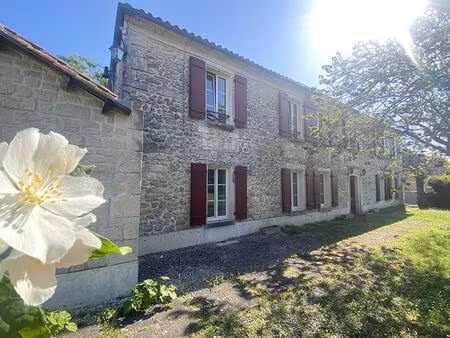 propriété d’exception du xixe s de 347m2 habitables  8 chambres sur 8380m2 de terrain...