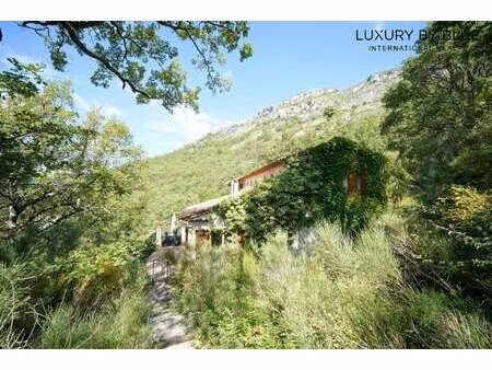 vente maison à gréolières (06620) : à vendre / 256m² gréolières