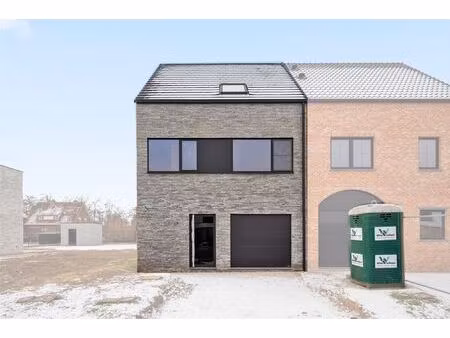 huis te koop in blaasveld met 4 slaapkamers