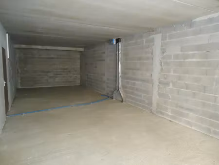 vente local commercial 54m2 céret 66400 - 84200 € - surface privée