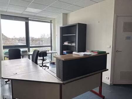 location bureaux et commerces à saint-malo (35400) : à louer / 123m² saint-malo
