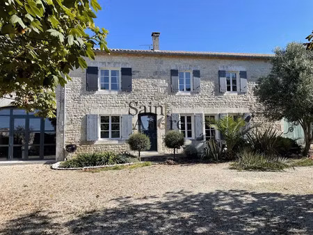 vente maison 5 pièces 264 m² à vars (16330)  472 500 €