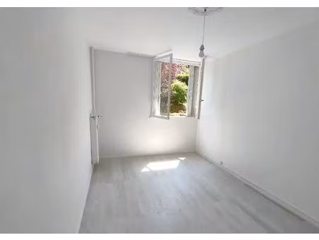 location appartement 4 pièces 70 m² à marseille 13 (13013)