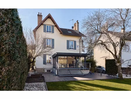 vente maison 6 pièces 210 m² à lons-le-saunier (39000)  625 000 €