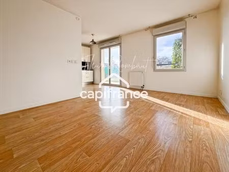 3 pièces en rez-de-jardin – 140 m² de jardin plein sud – box & parking