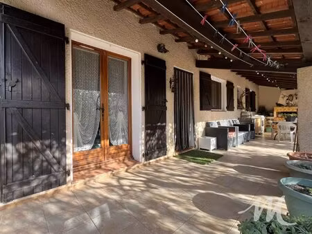 maison de plain pied à vendre tavernes  3 chambres avec terrain arboré d'oliviers