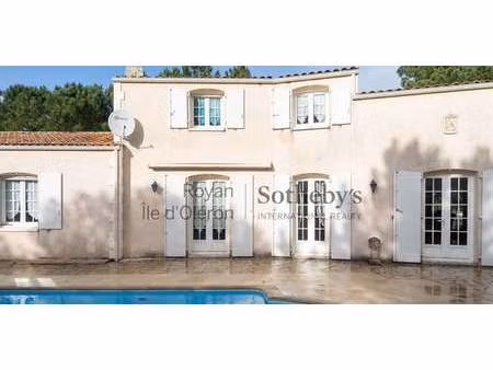 maison avec piscine en bord de mer saint-trojan-les-bains (17)
