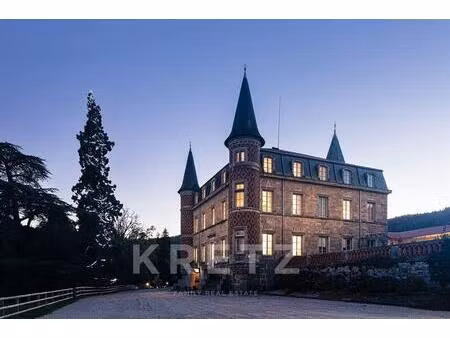 domaine et château d'exception déployé sur 15 hectares