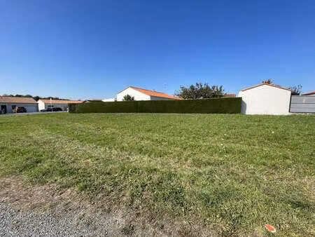 vente terrain à saint-prouant (85110) : à vendre / 534m² saint-prouant
