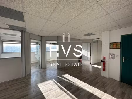 location local professionnel 134m²