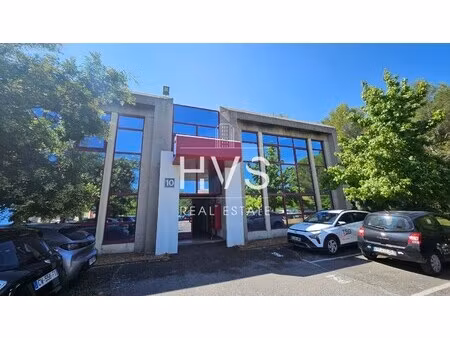 location local professionnel 89m²