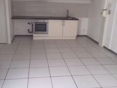 location appartement 3 pièces 49 m² à fourques (66300)