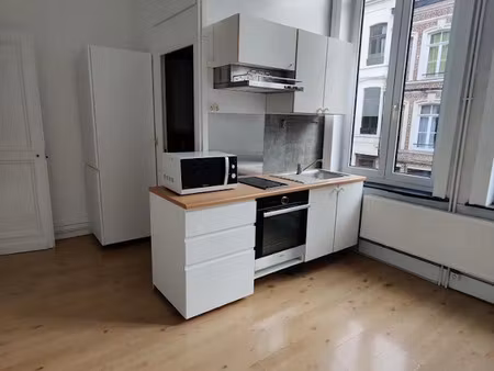 location appartement 2 pièces 32 m² à lille (59000)  600 €