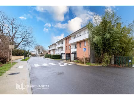 muret appartement de type 3 avec terrasse et double stationnement