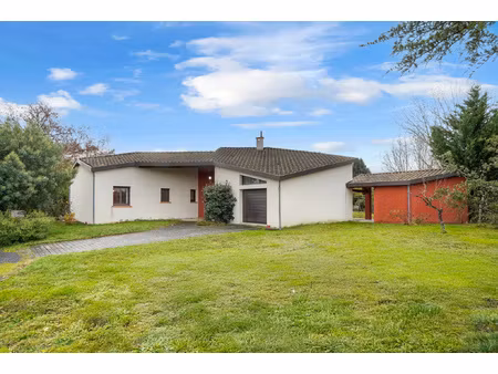 brax - maison t5 144m2 sur terrrain arboré de 1100 m2