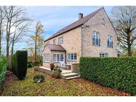 spacieuse villa cossue avec espace pro/studio