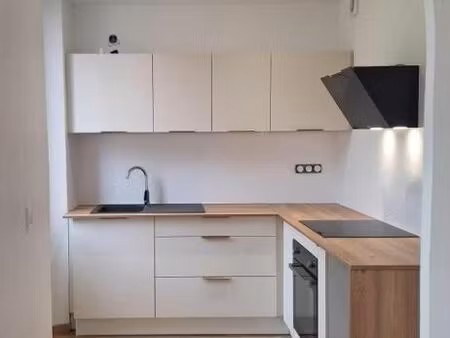 location appartement 2 pièces 45 m² à trans-en-provence (83720)