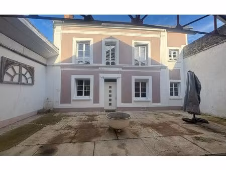 location maison  119.88 m² t-4 à fontainebleau  2 500 €