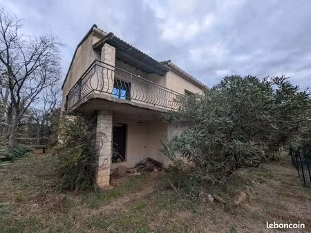 emplacement idéal  maison à rénover  4 pièces  jardin et garage