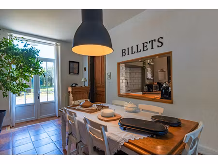 demeure atypique : ancienne gare rénovée 136 m2 sur 2 177 m2