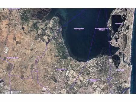 terrain - 10557.5m ²