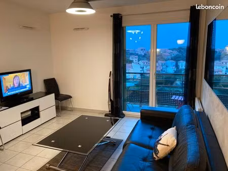 collioure  appartement t2 37 m2  parking et balcon