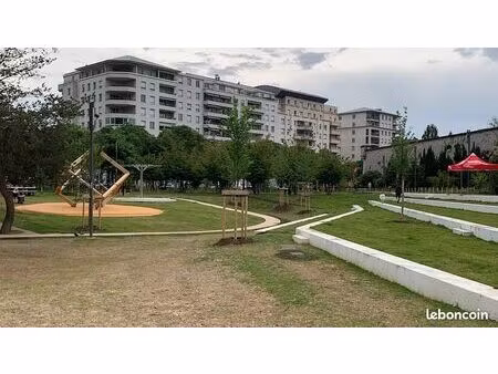 3 pièces 62 m² avec balcon couvert 9 m2. lyon 69003 proche part-dieu